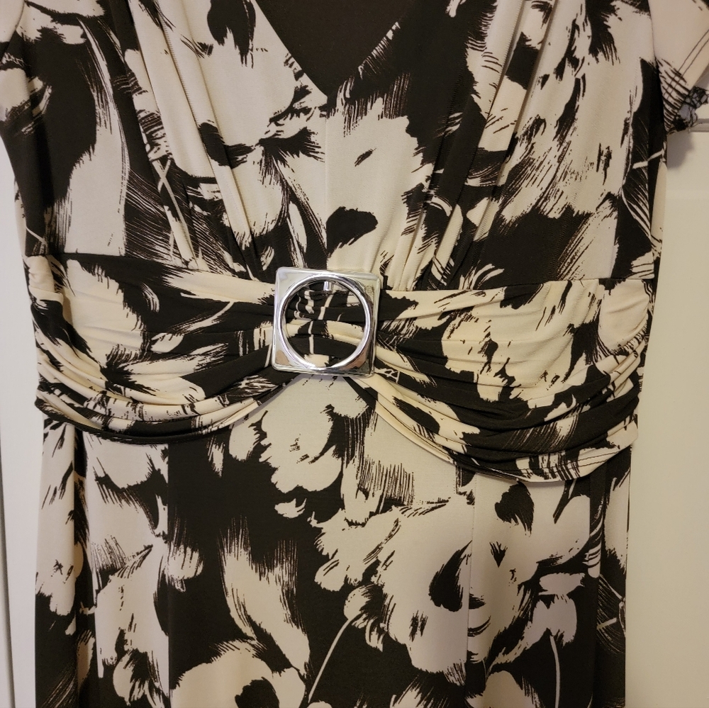 Chelsea Suite Brown & Cream Floral V-Neck Maxi with Waist Buckle Size 8 EUC - Picture 2 of 6